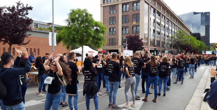 Sabadell bat el rècord Guinness de parelles ballant bachata | Núria García 