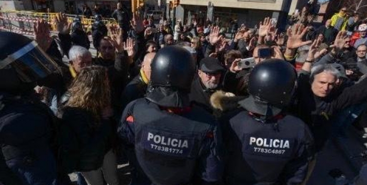Imatge del desplegament policial amb motiu de la visita de Millo a Sabadell | Roger Benet