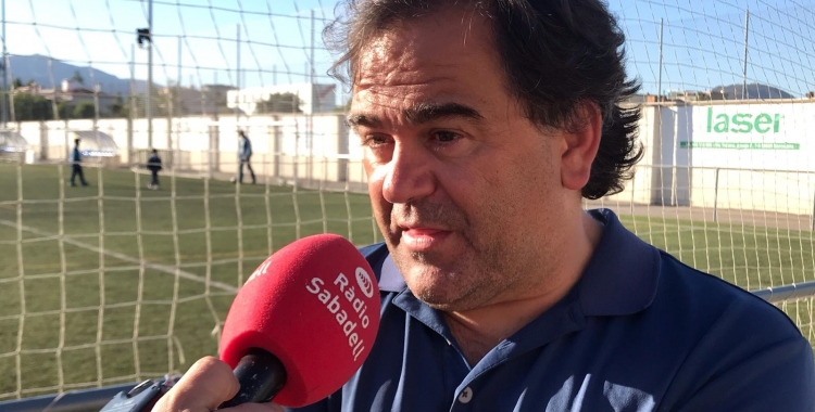 Quico Díaz atenent a Ràdio Sabadell al Municipal de Ca n'Oriac | Pau Vituri