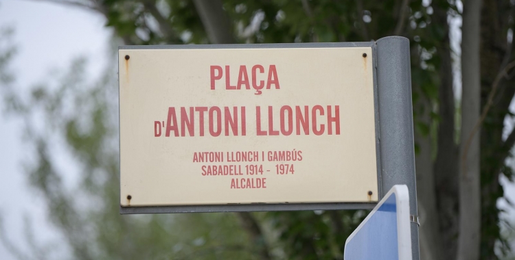 Placa de l'actual plaça Antoni Llonch/ Roger Benet