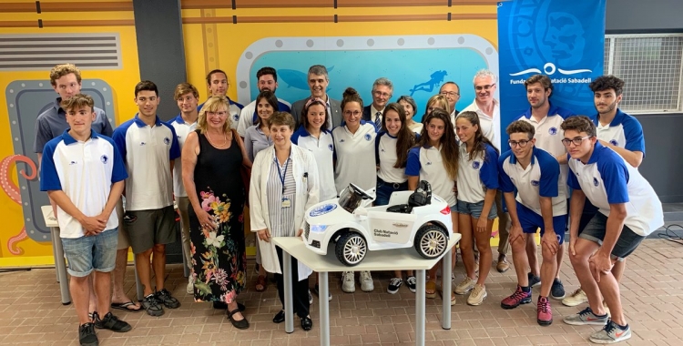 Foto de família amb jugadores i jugadors del CNS | Cedida