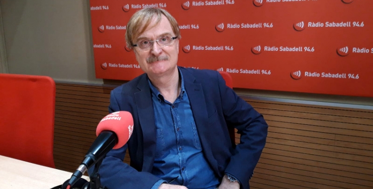 Joan Valls, als estudis de Ràdio Sabadell/ Núria Garcia