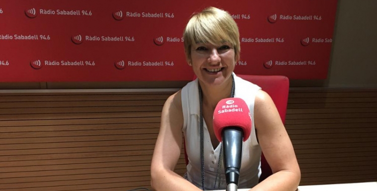 Lourdes Ciuró, als estudis de Ràdio Sabadell/ Mireia Sans