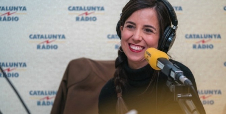 La periodista sabadellenca Laura Rosel als estudis de Catalunya Ràdio | Cedida