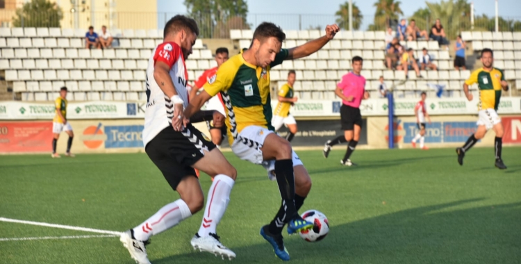 Acedo va ser un dels protagonistes durant la primera part del partit d'ahir a L'Hospitalet | Críspulo Díaz