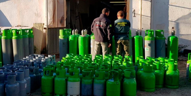 Imatge de les bombones de gas freó intervingudes/ Mossos d'Esquadra