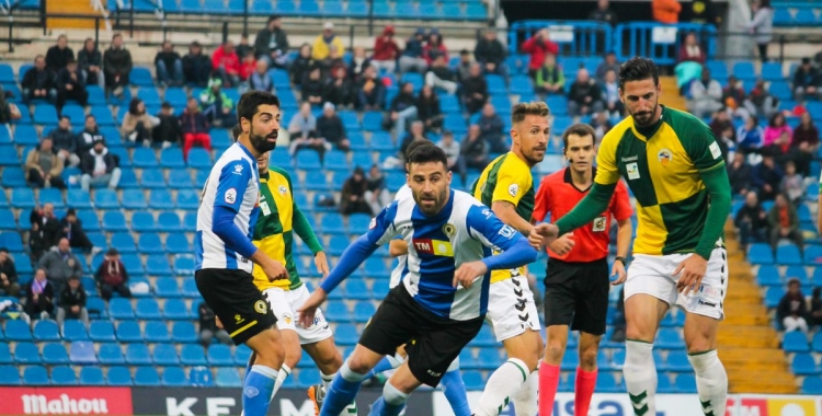 La temporada passada, ja amb Hidalgo com a entrenador, el Sabadell va caure contra l'Hércules (2-0). | Arxiu