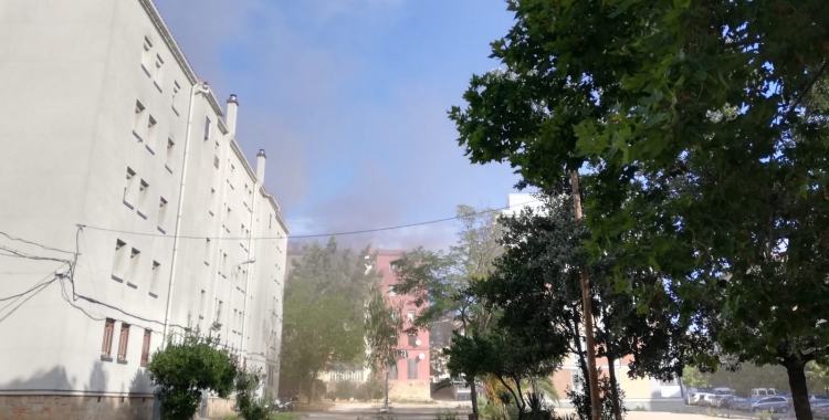 Edifici afectat per l'incendi d'aquest matí/ Cedida