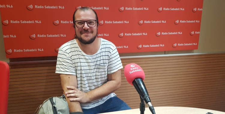 Sergi Segura als estudis de Ràdio Sabadell | Raquel García 