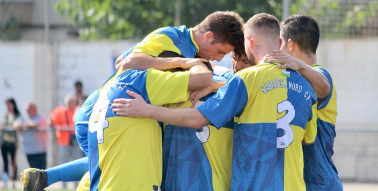 Els jugadors arlequinats celebren el primer gol d'ahir | Pau Vituri