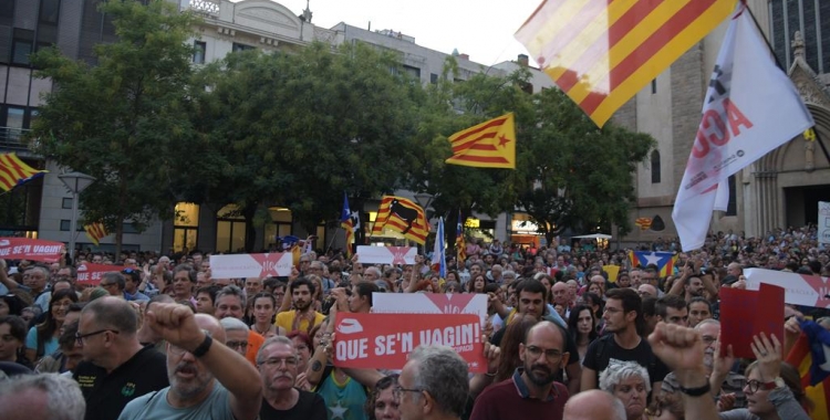 Concentració de protesta contra les detencions de la Guàrdia Civil | Roger Benet