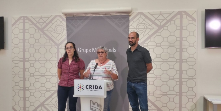 Els tres regidors de la Crida, durant la roda de premsa d'avui | Ràdio Sabadell