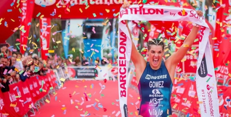 Laura Gómez ha guanyat per segon cop consecutiu la prova | Barcelona Triathlon