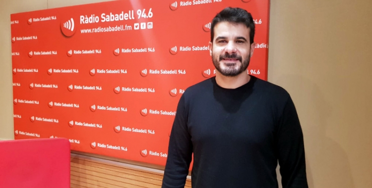 Oriol Lozano, als estudis de Ràdio Sabadell/ Raquel Garcia