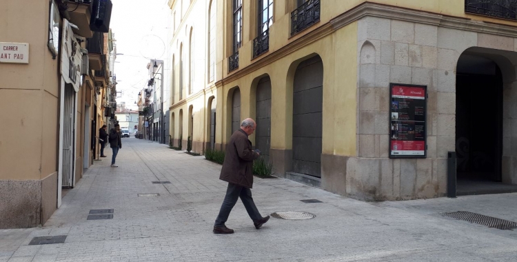 El carrer Sant Pere, aquest migdia/ Karen Madrid