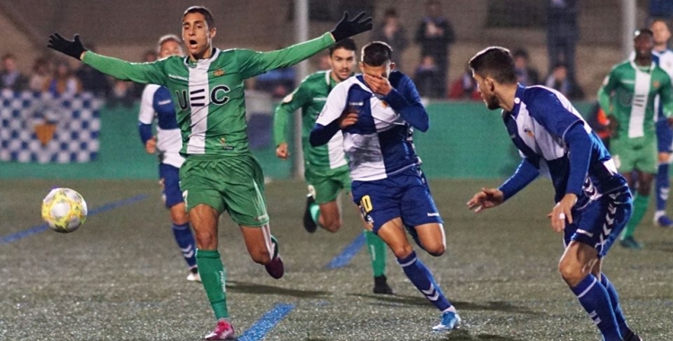 Becerra, després d'etzibar un cop de colze a Grego Sierra | UEC