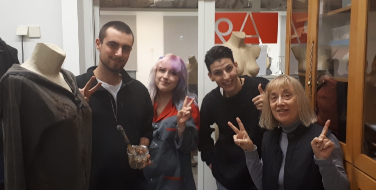 L'escola illa crea el vestuari del videojoc 'Man of Medan' en un projecte transversal 