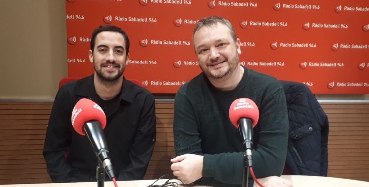 Xavi Pérez (dreta) i Eduard Solé, als estudis de Ràdio Sabadell/ Karen Madrid