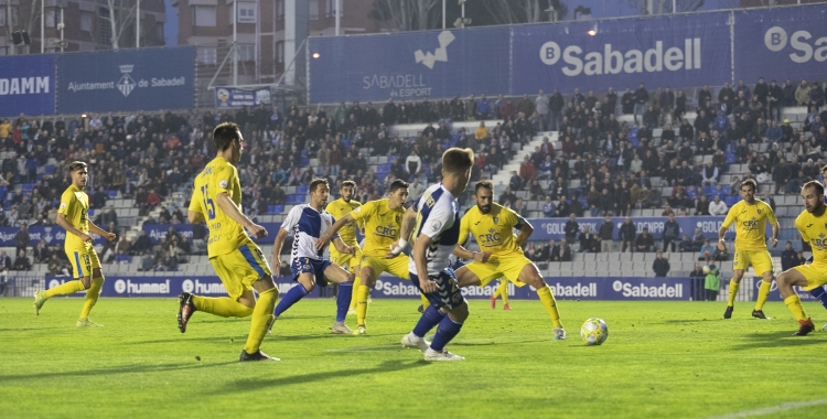 Aarón Rey durant el Sabadell-Orihuela, l'últim partit a la Nova Creu Alta | Alex Canales