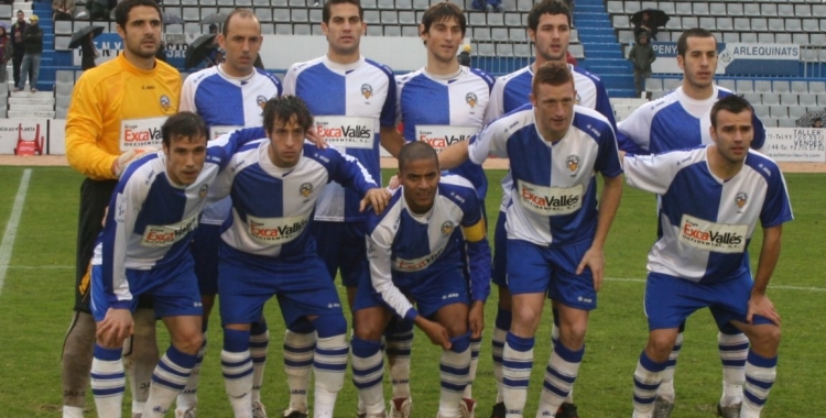 Onze inicial de l'últim Sabadell remuntat a la Nova Creu Alta fins el d'abans d'ahir | Adrián Arroyo