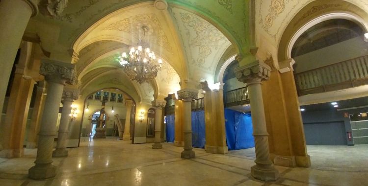 Interior de l'edifici modernista de la FCS després de la marxa del BBVA | Pere Gallifa