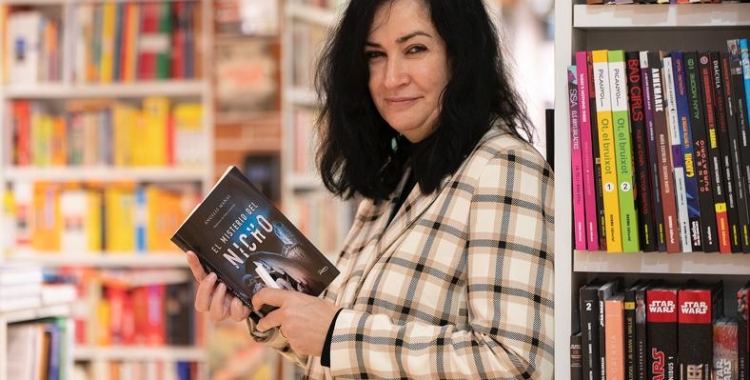 Angeles Mañas a la Llar del llibre