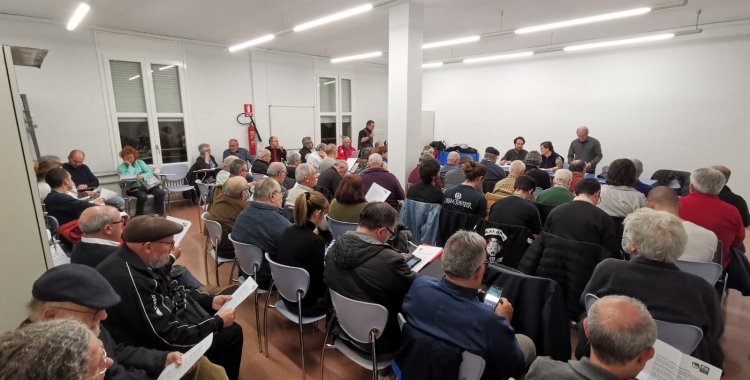 Una vuitantena de persones han participat a l'assamblea d'EUiA Sabadell | Cedida