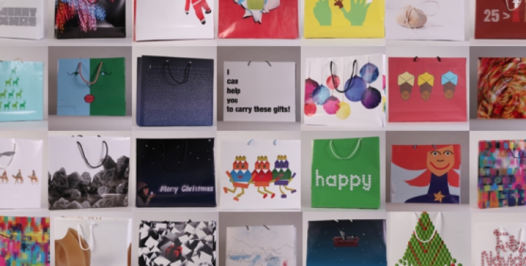 Illa és... Escola i empresa: Alumnes del centre participen en la fira 'Apropa't a l'FP' donant una segona vida a les bosses!