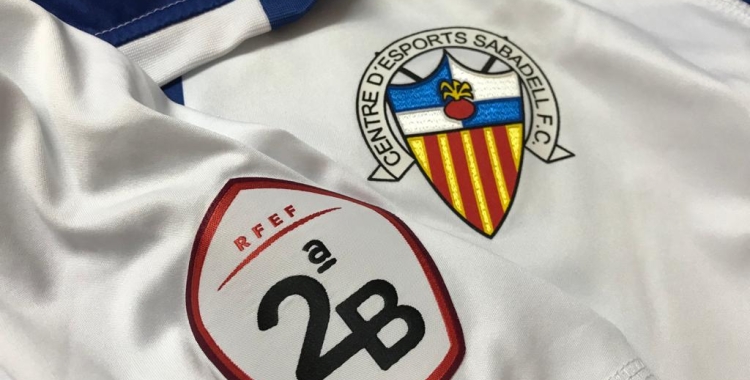 Ajornades dues jornades a la Segona B | Adrián Arroyo