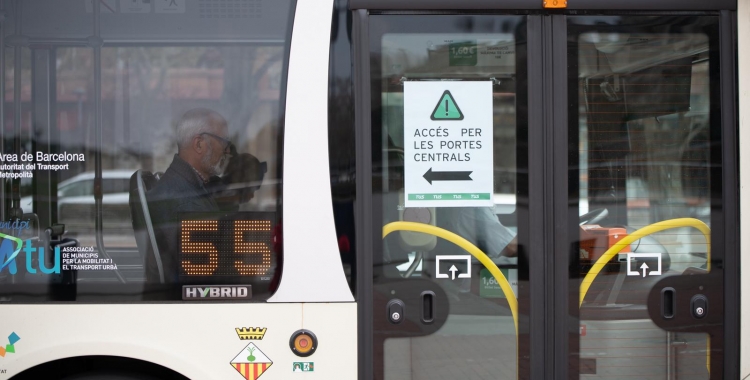 Autobusos de la TUS amb els nous cartells indicatius | Roger Benet