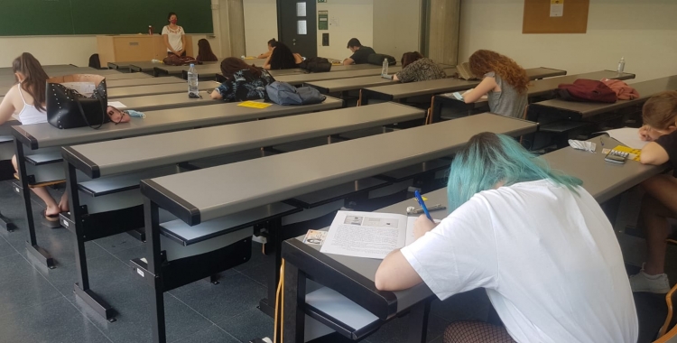 Prop de 300 alumnes han fet l'examen al Campus de Sabadell de la UAB  | Raquel García 