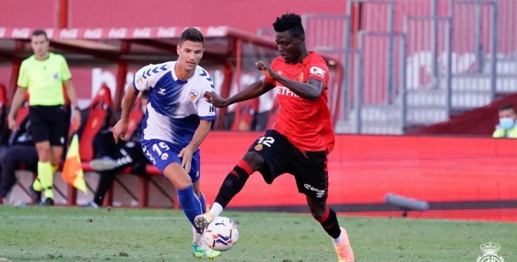 Gorka Guruzeta, perseguint Idrissu Baba | RCD Mallorca