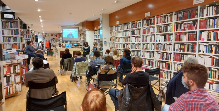 Imatge de l'última xerrada del Sabadell Negre, aquest dissabte a la Llar del Llibre/ Karen Madrid