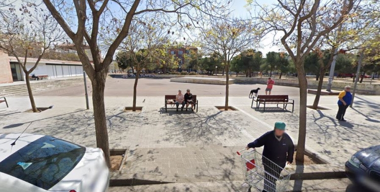 Gràcia vol que es millori ja la plaça del Treball | Google Maps