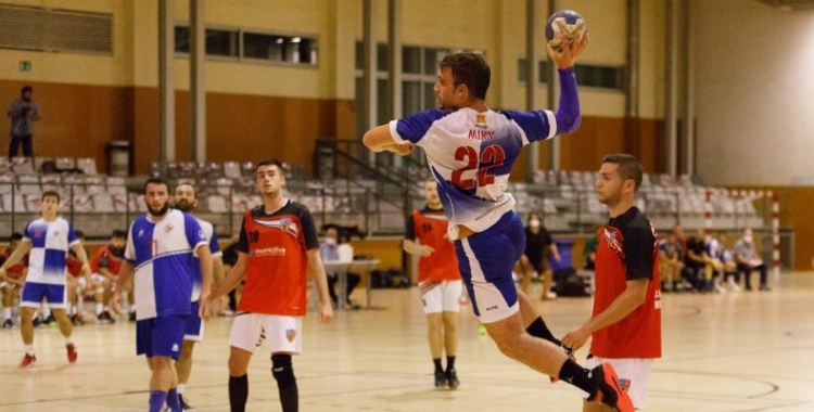 Un jugador del Creu Alta en un acció d'un partit | Creu Alta Sabadell