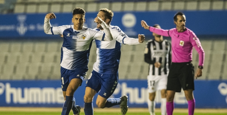 Néstor, celebrant el gol al Castellón | CES