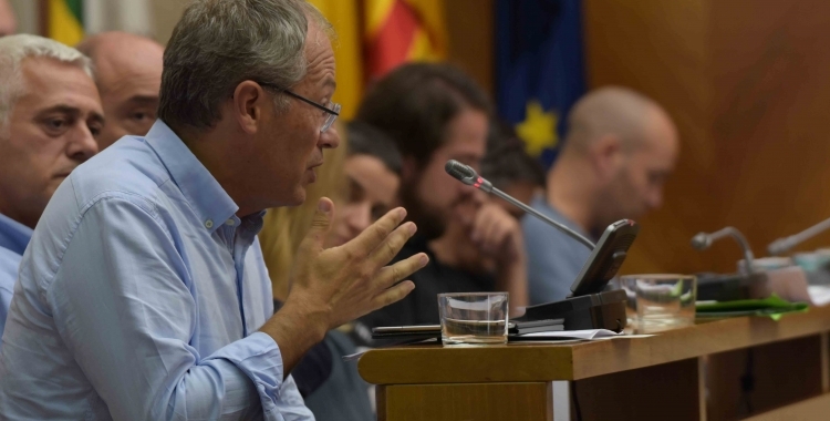 Carles Rossinyol, en un Ple municipal/ Roger Benet