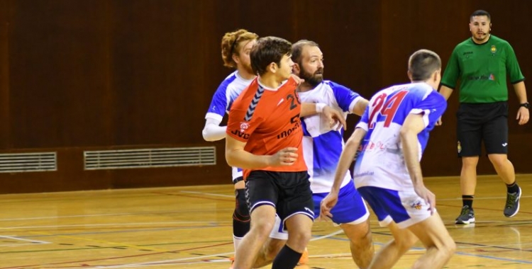 El Sabadell ve de caure a la pista del Sant Cugat, on hi juga el sabadellenc Guillem Correro | Handbol Sant Cugat