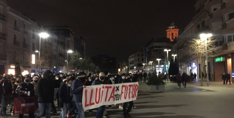 La manifestació al seu pas pel Passeig | Ràdio Sabadell