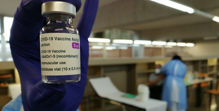 La vacuna d'AstraZeneca arriba al Casal Cívic dels Merinals | Atenció Primària Metropolitana Nord - ICS