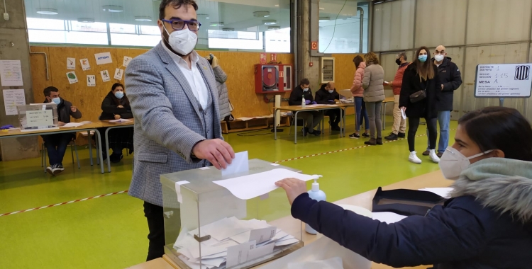 Juli Fernàndez votant el 14-F | Esquerra Republicana