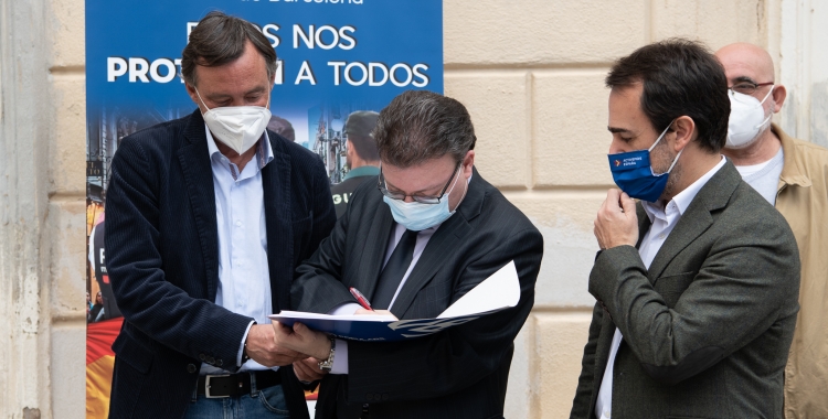 El Partit Popular de Sabadell informa que ha recollit 400 singatures de suport als cossos de seguretat | Roger Benet