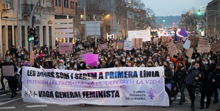 Sabadell tanca el 8M amb una manifestació de 1.500 persones | Roger Benet