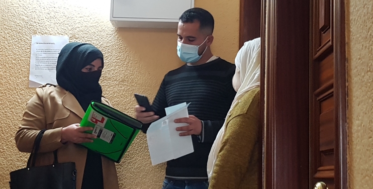  Fouzia, picaporta projecte A-porta: "S'ha duplicat la vulnerabilitat a Can Puiggener a causa de la  Covid'