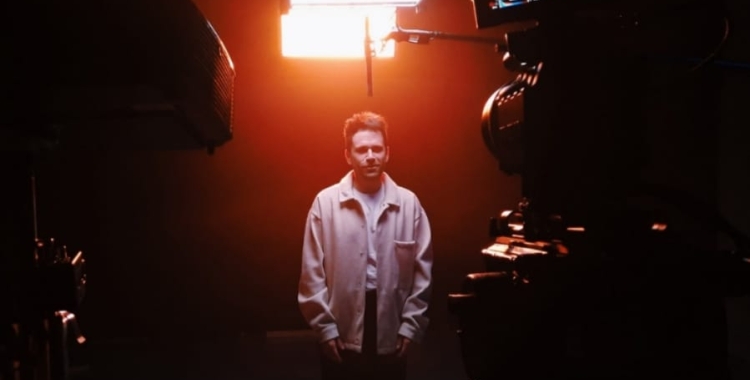 Xavier Miralles, artista: "Escrivint, interpretant, dirigint i traient la meva porqueria interna a través de l'art ja faig teràpia"