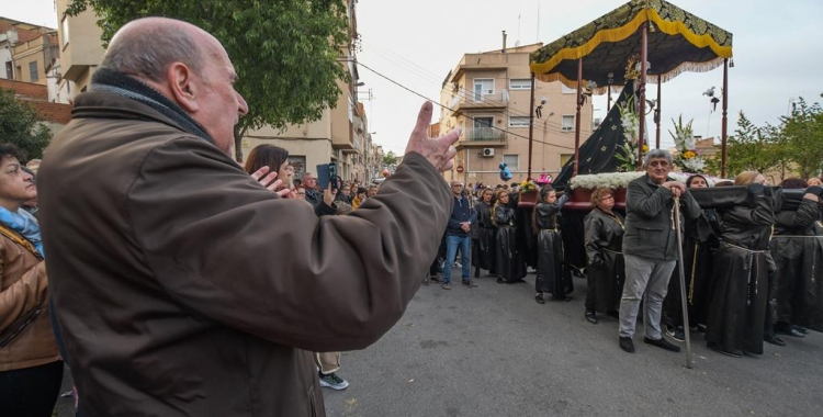 "Saeta" improvisada davant el pas de la Verge dels Dolors a la processó de Can Puiggener del 2019 | Roger Benet