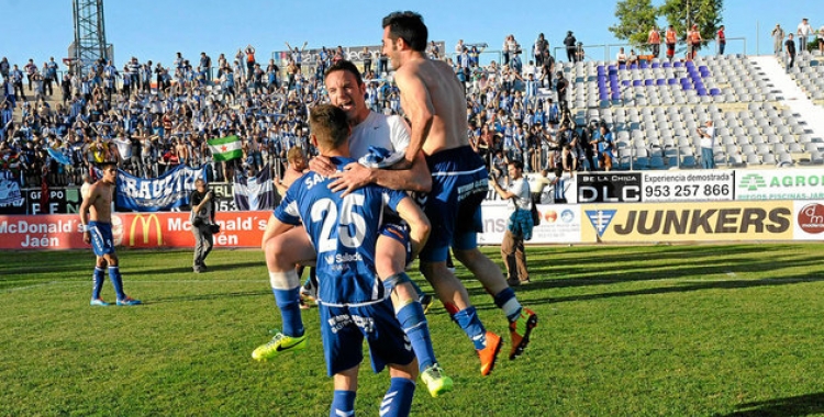 Óscar Rubio, sense samarreta durant la celebració | Cedida