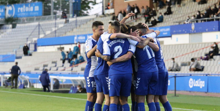 Pinya arlequinada després d'un dels gols | CES