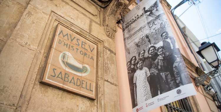 Detall de la façana del Museu d'Història de Sabadell | Roger Benet 