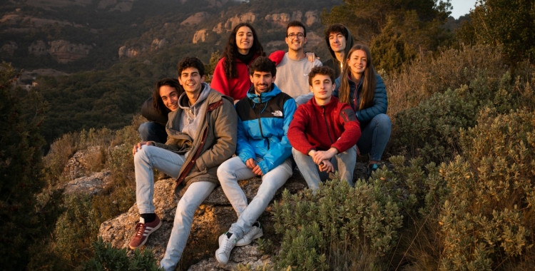 La banda vallesana Atretz ens presenta el seu nou single 'Fonent la neu'